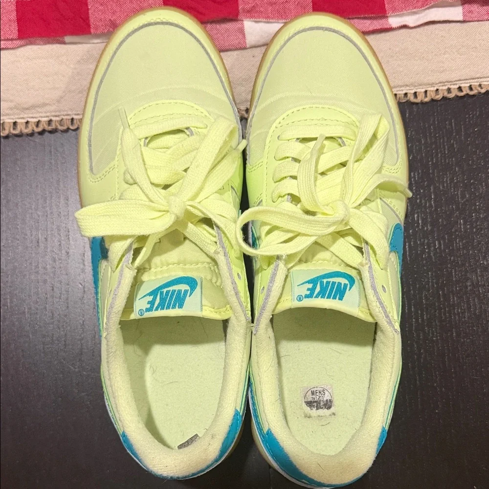 Nike Women's Neon Yellow and Teal Athletic Sneakers